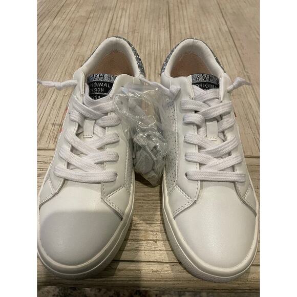 Vintage Havana Women's White Sneakers with Pink Star Accents 6.5 NWT - Picture 2 of 9